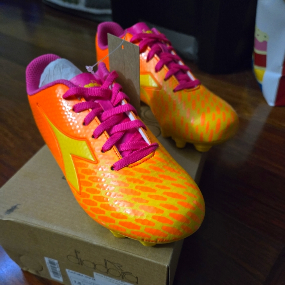 Kids diadora cleats size 1.5